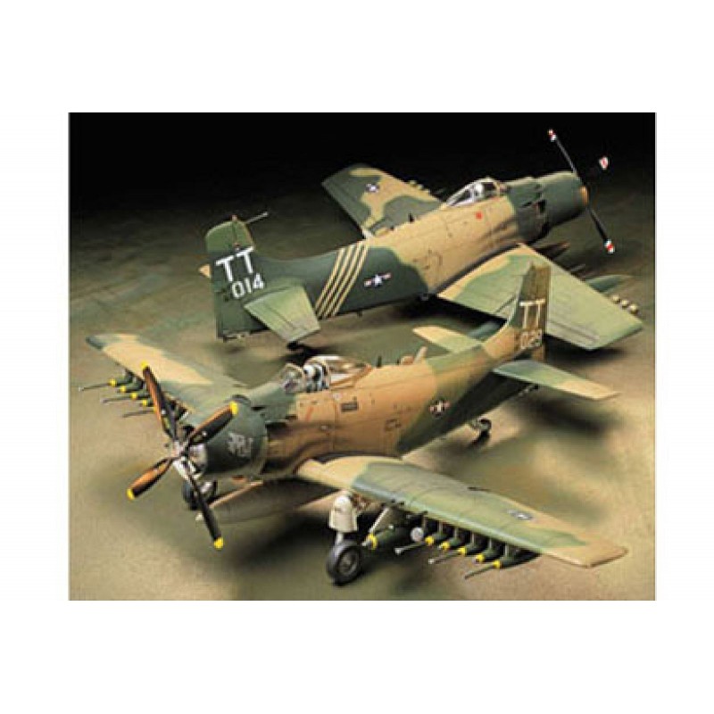 Tamiya - 1:48 Wwii Douglas A-1j Skyrider Usa