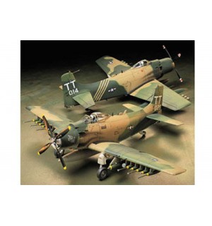 Tamiya - 1:48 Wwii Douglas A-1j Skyrider Usa