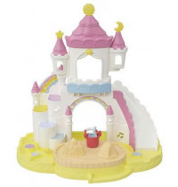 Sylvanian Families - Erlebniskindergarten Sandkasten und Pool mit Figur