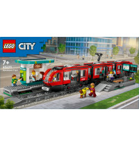 LEGO City 60423 - Straßenbahn mit Haltestelle